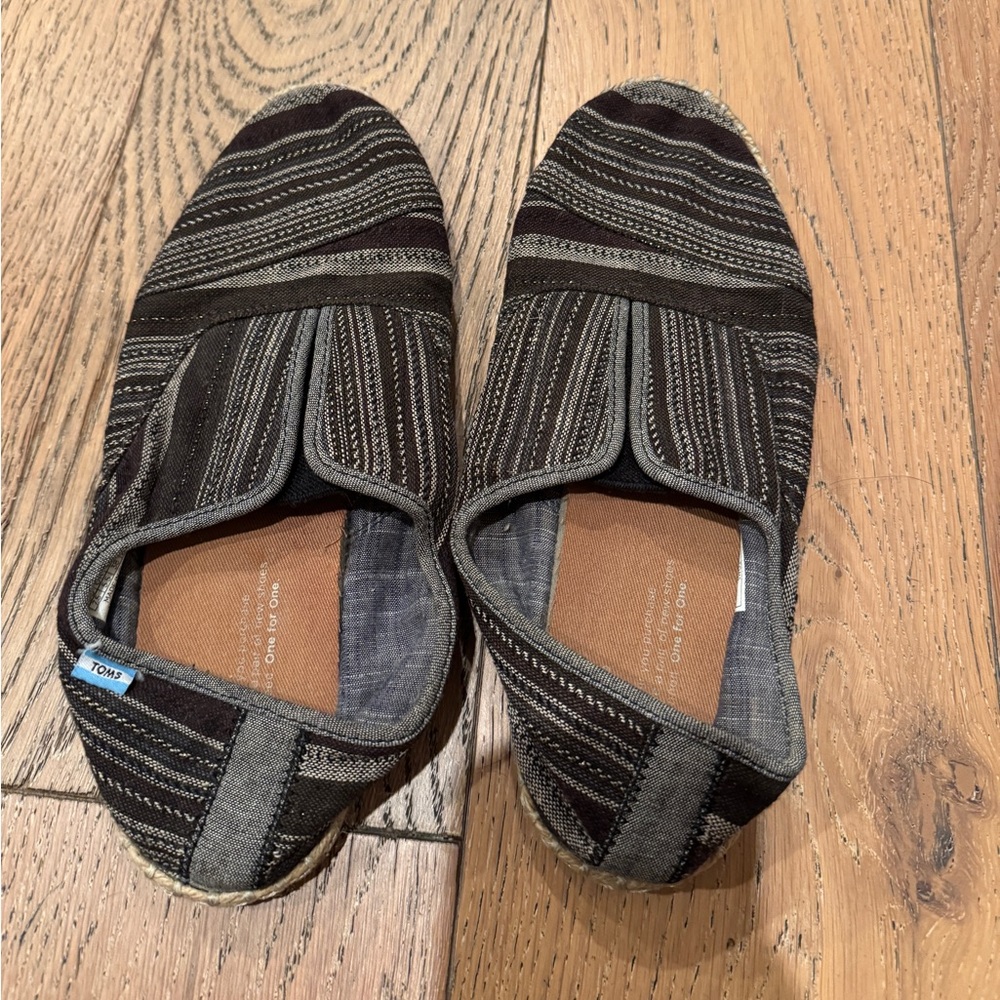 Striped TOMS Size 7.5
